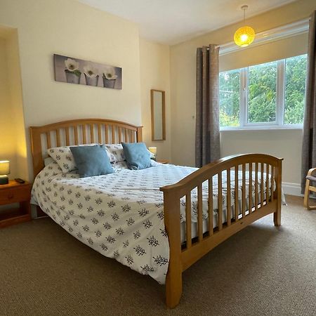 Large 5 Bed House In Scarborough Near The Beach, Large Garden & Hot Tub Exteriör bild
