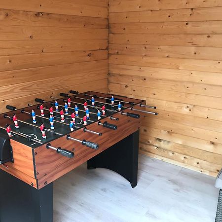 Large 5 Bed House In Scarborough Near The Beach, Large Garden & Hot Tub Exteriör bild