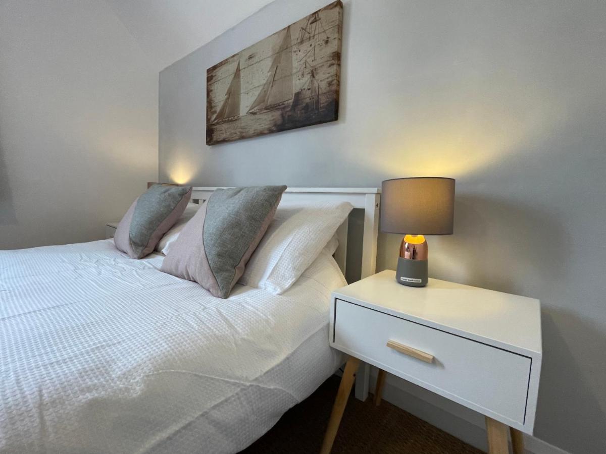 Large 5 Bed House In Scarborough Near The Beach, Large Garden & Hot Tub Exteriör bild
